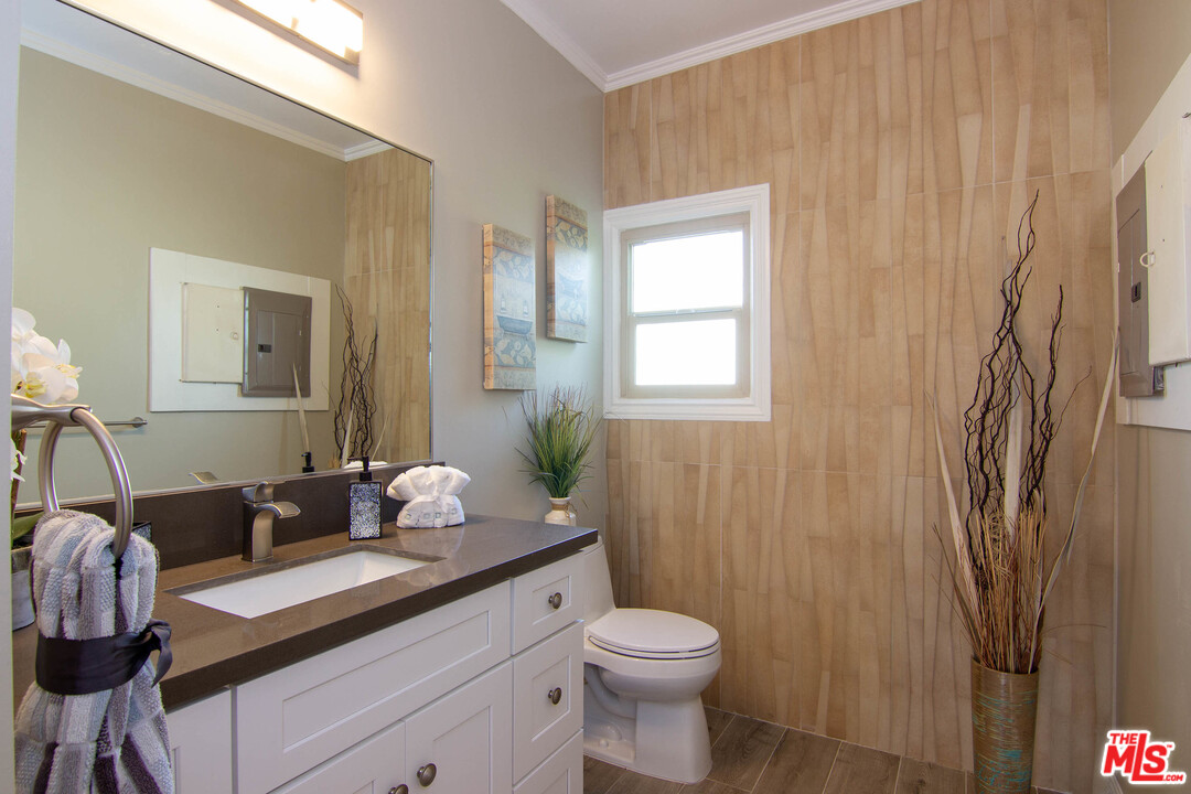2139 Wellington Road Los Angeles, CA 90016 - Photo 13 of 44 Gallery Image 13