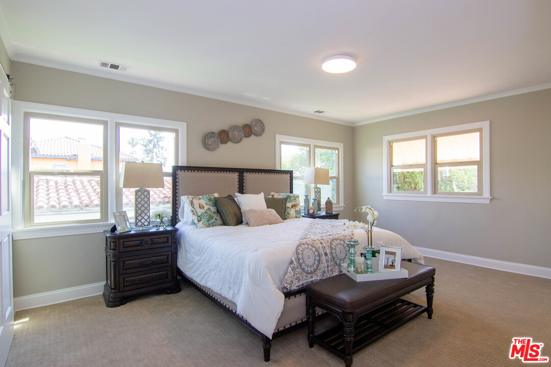 2139 Wellington Road Los Angeles, CA 90016 - Photo 29 of 44 Gallery Image 29