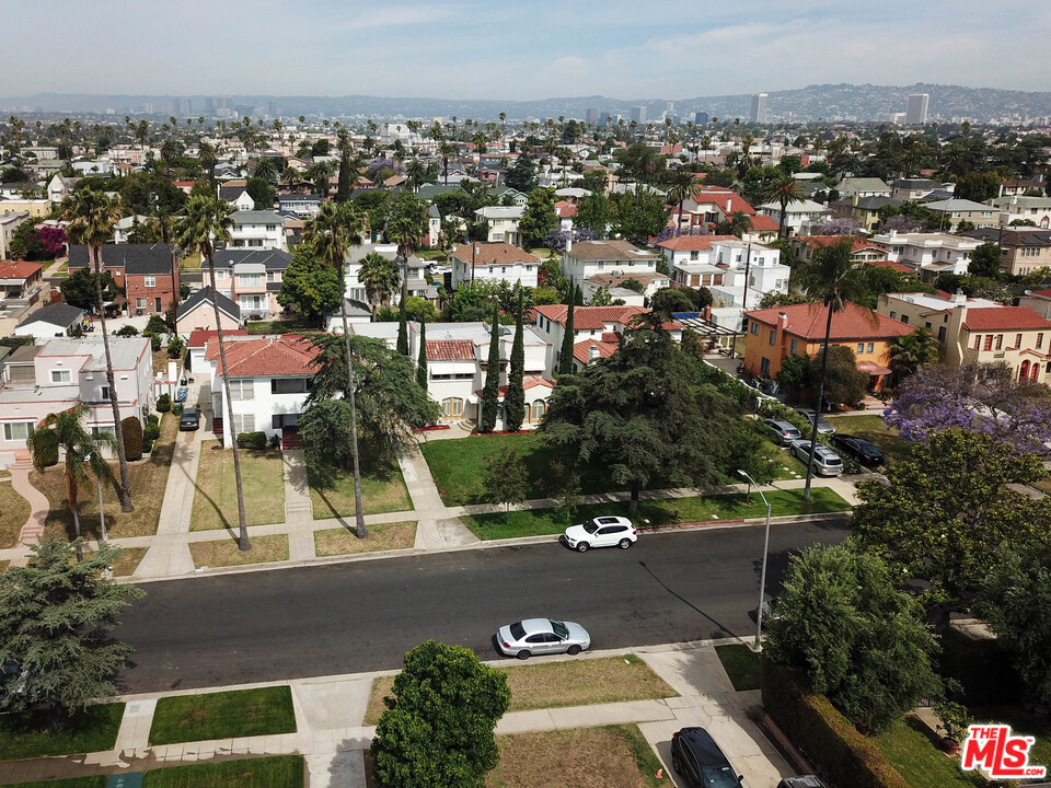 2139 Wellington Road Los Angeles, CA 90016 - Photo 4 of 44 Gallery Image 4