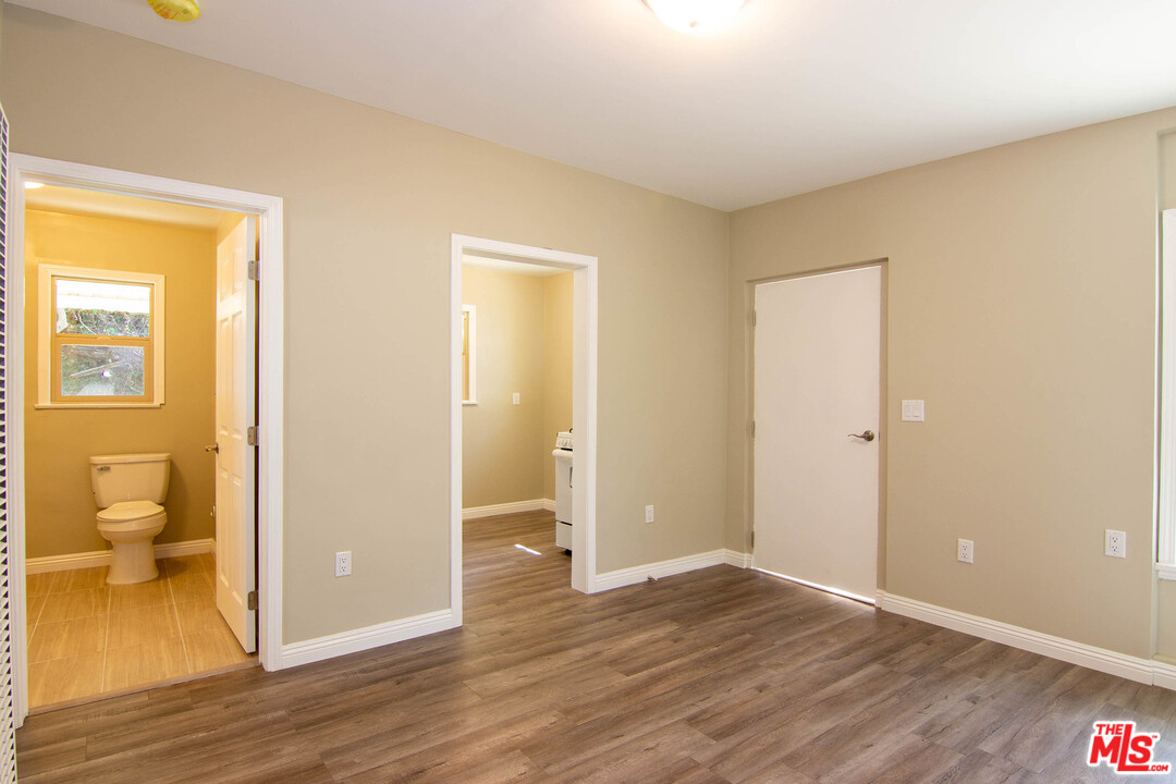 2139 Wellington Road Los Angeles, CA 90016 - Photo 37 of 44 Gallery Image 37