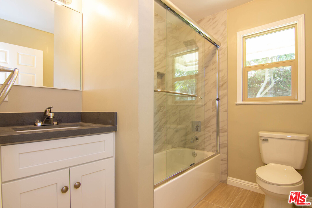 2139 Wellington Road Los Angeles, CA 90016 - Photo 39 of 44 Gallery Image 39