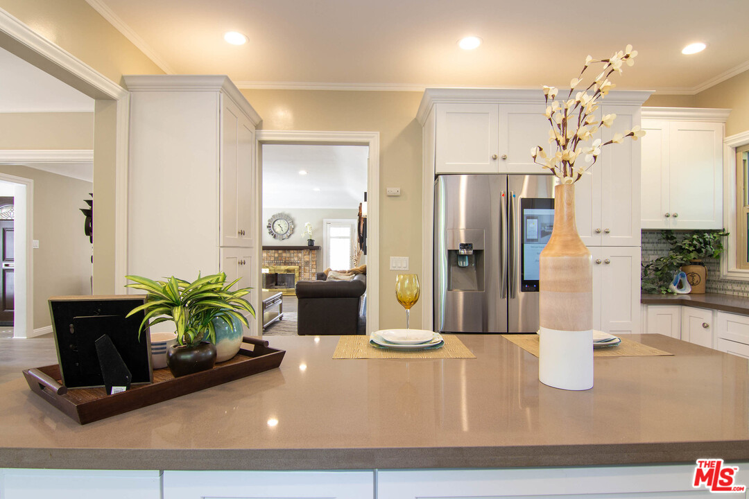 2139 Wellington Road Los Angeles, CA 90016 - Photo 7 of 44 Gallery Image 7