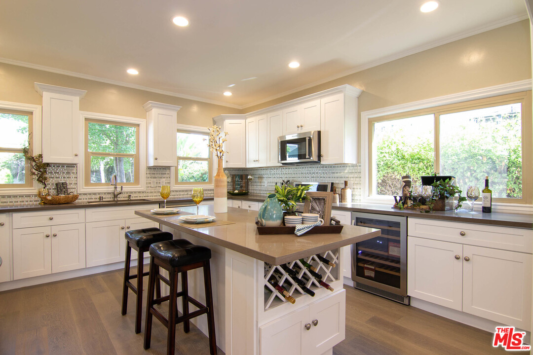 2139 Wellington Road Los Angeles, CA 90016 - Photo 8 of 44 Gallery Image 8