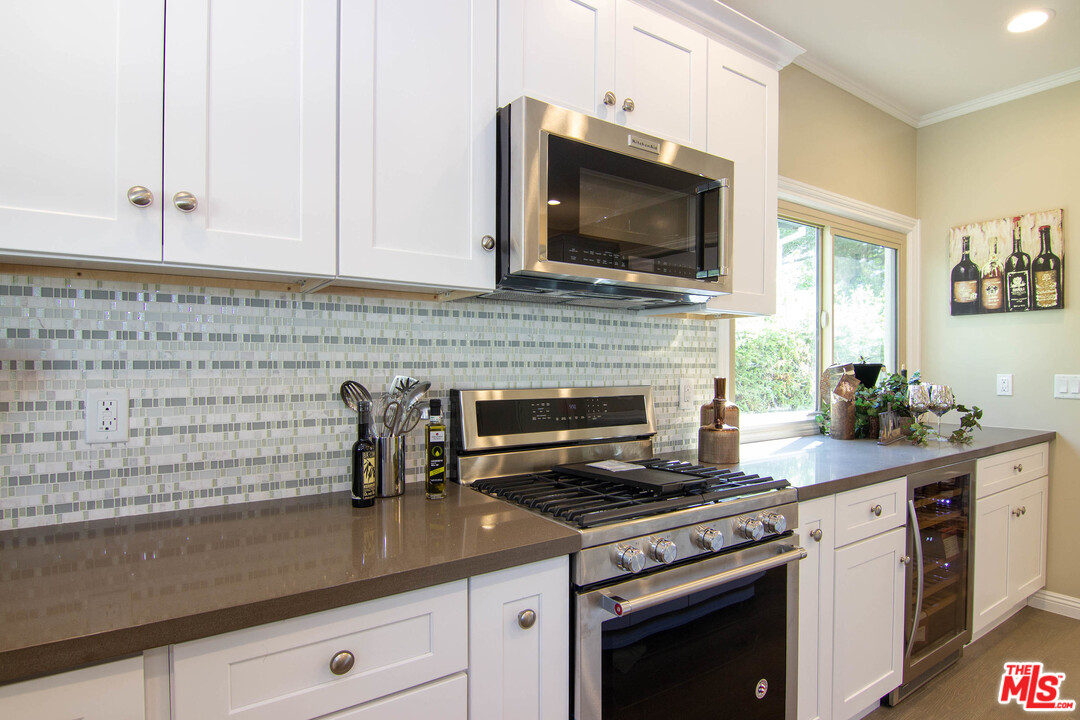 2139 Wellington Road Los Angeles, CA 90016 - Photo 10 of 44 Gallery Image 10