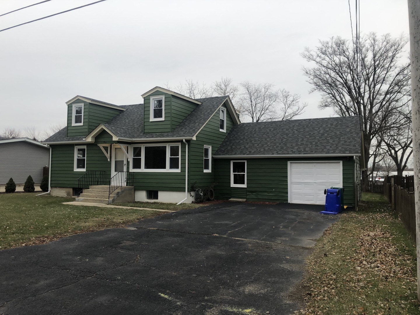 9 Tweed Road Fox Lake, IL 60020 - Photo 3 of 27