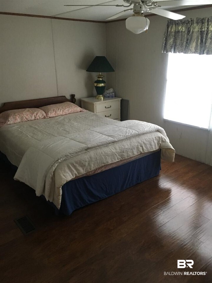 12051 Kenner Road Foley, AL 36535 - Photo 11 of 15 Gallery Image 11