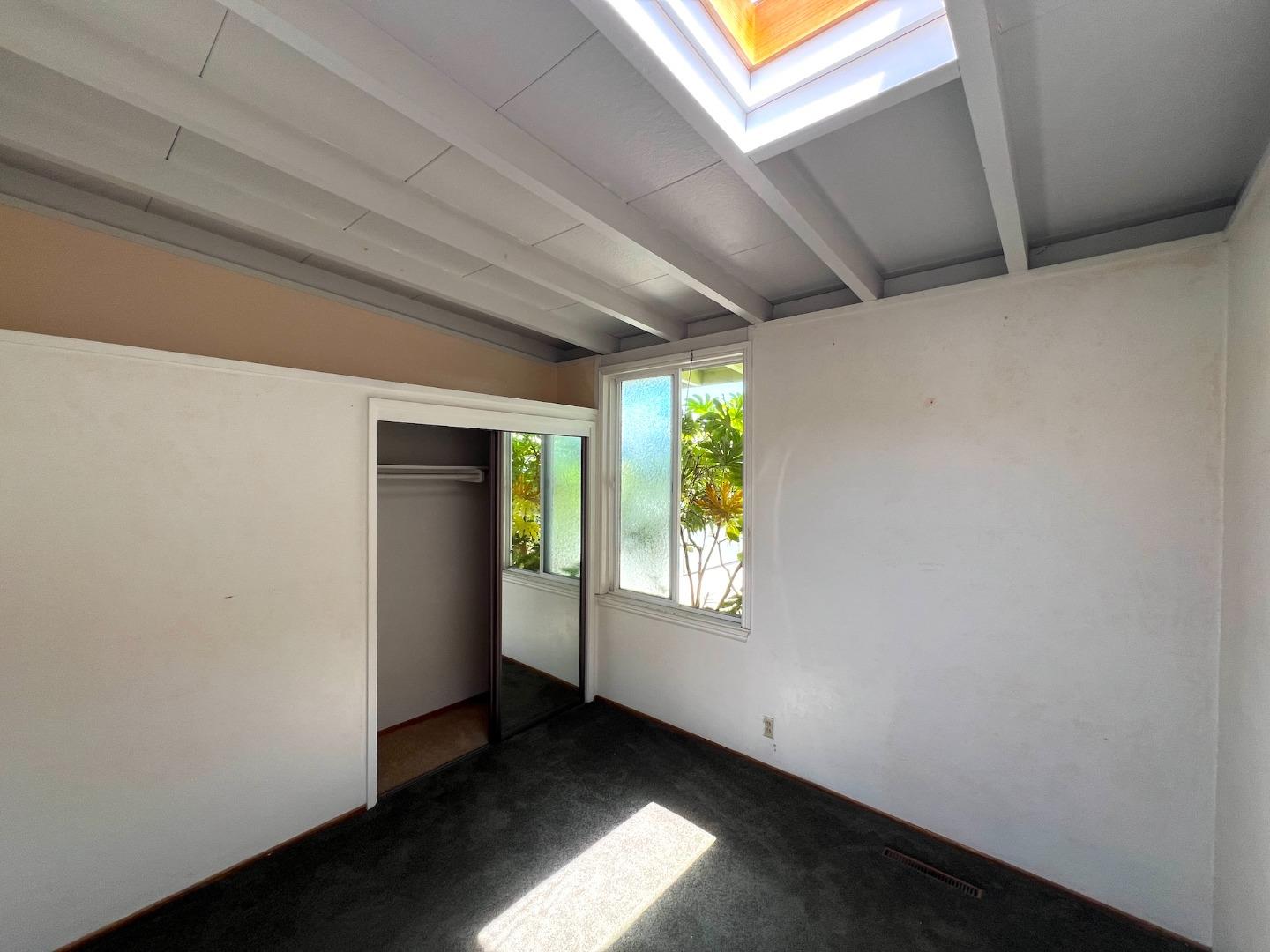 183 Thompson Square Mountain View, CA 94043 - Photo 17 of 28