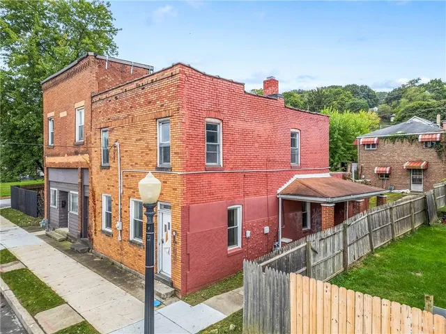 $80,000 | 1205 Lawrence Avenue, Ellwood City, PA 16117