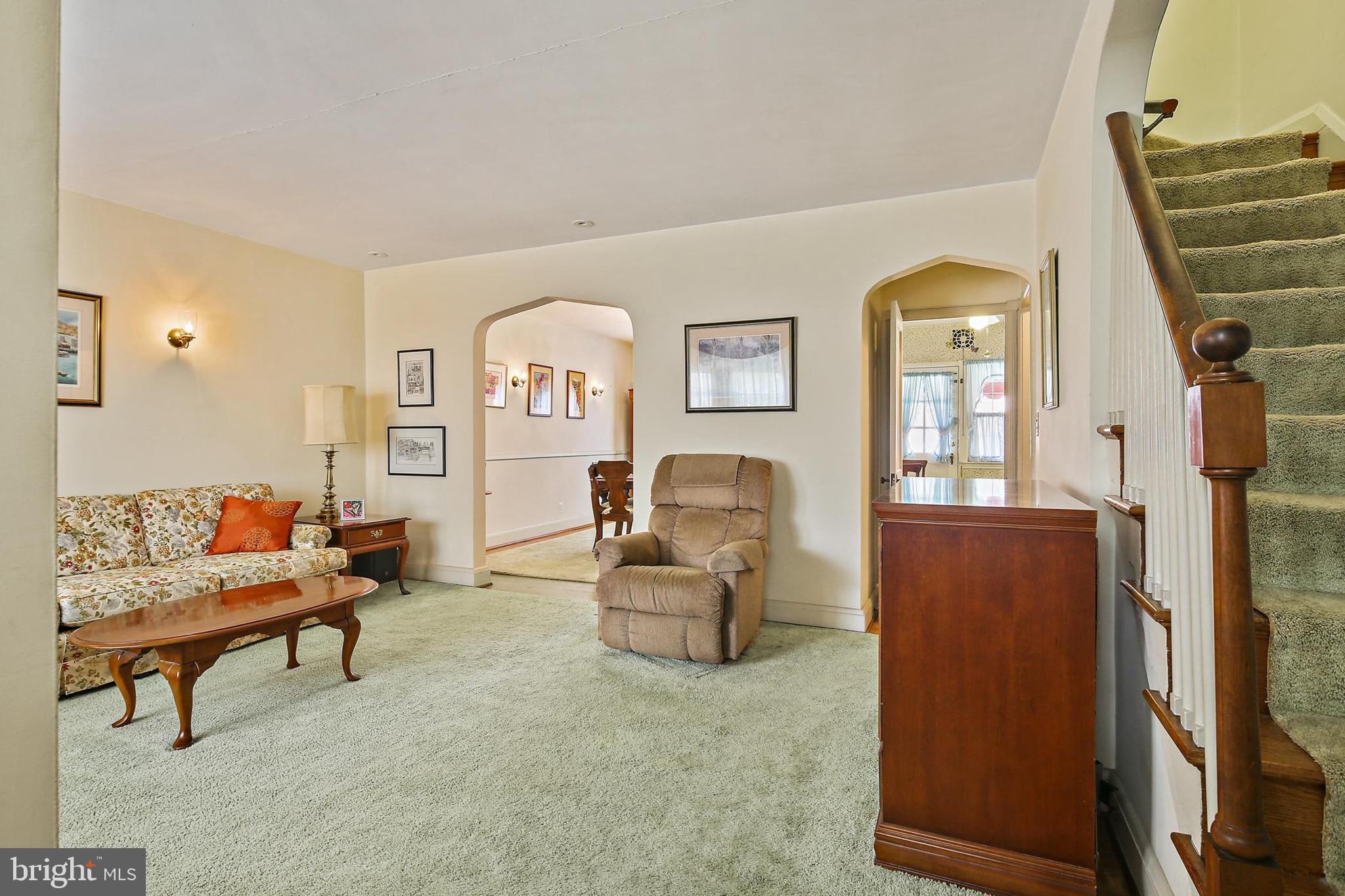 48 Dunkirk Road Baltimore, MD 21212 - Photo 4 of 34 a living room with furniture and a window