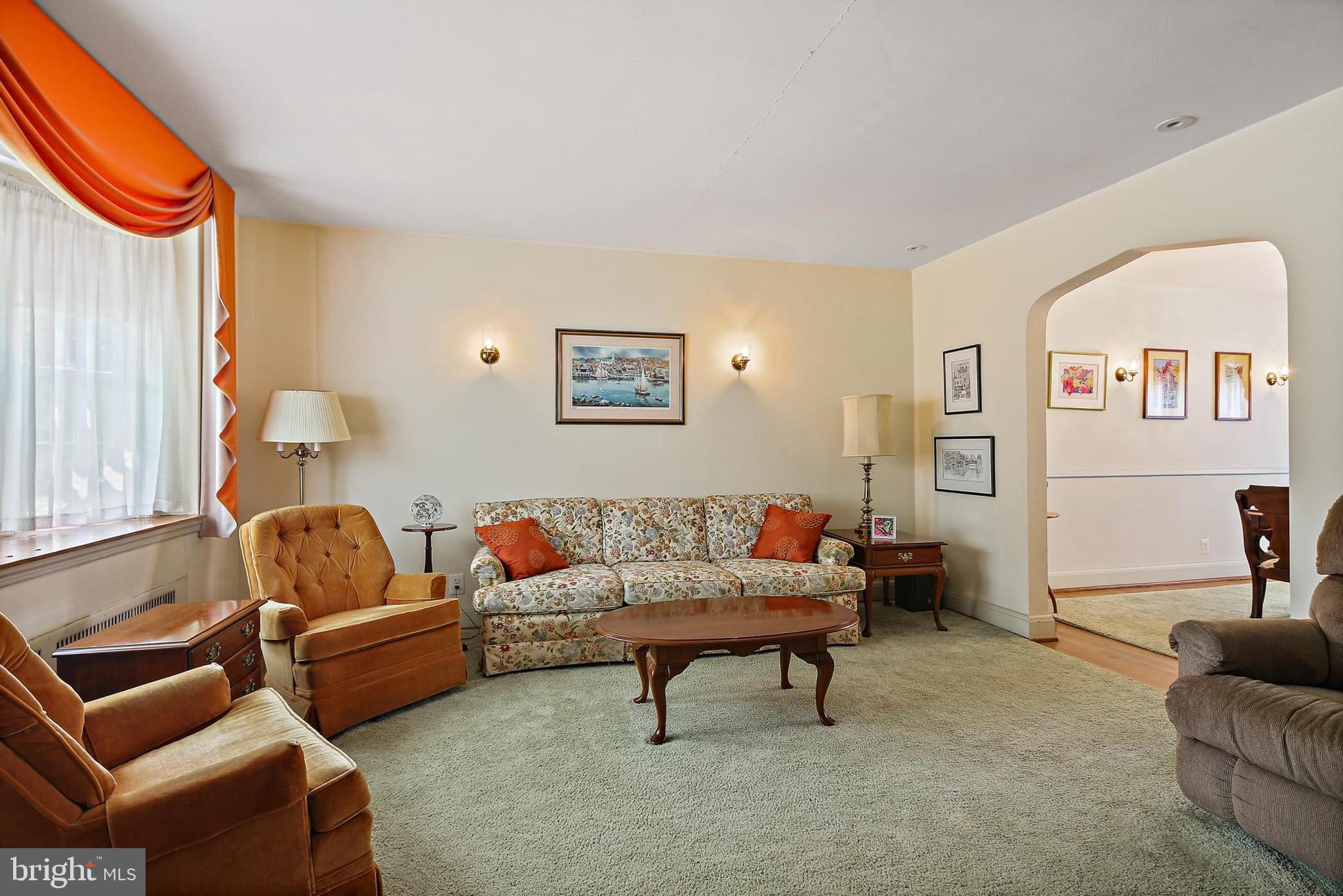 48 Dunkirk Road Baltimore, MD 21212 - Photo 5 of 34 a living room with furniture