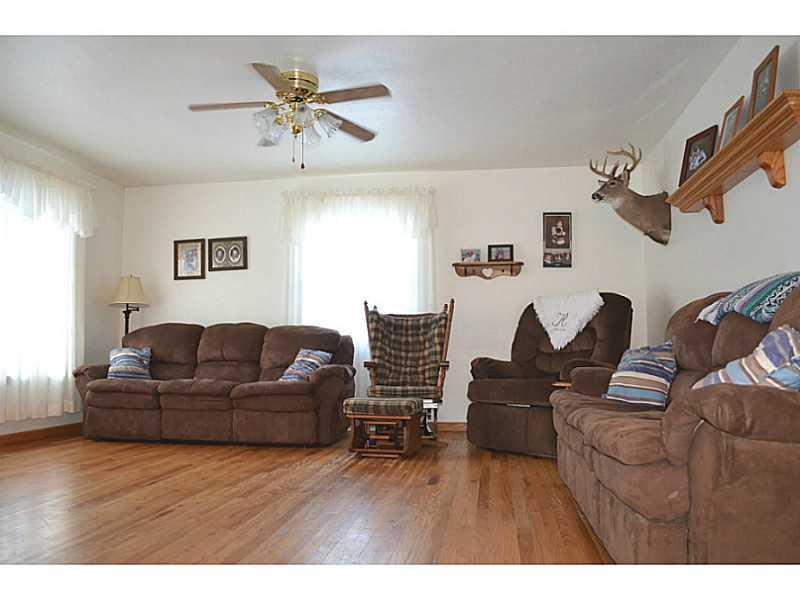 8 Moore Road West Alexander, PA 15376 - Photo 5 of 17 Living Room.
