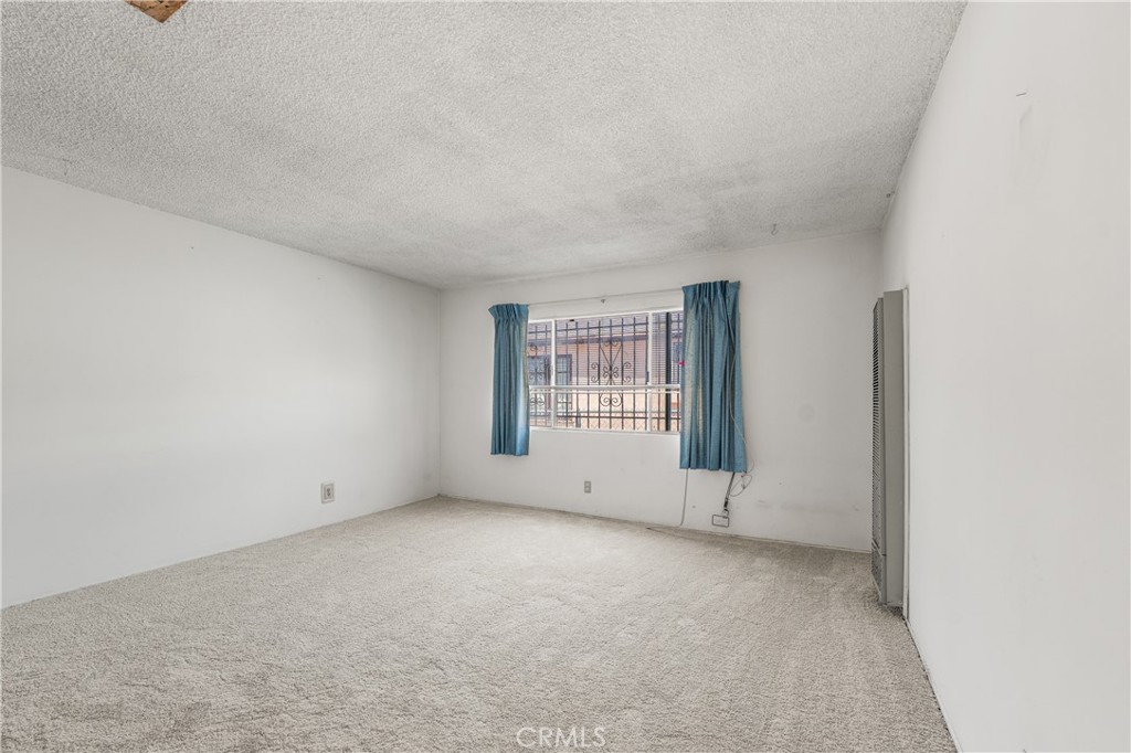 3920 Buckingham Road Los Angeles, CA 90008 - Photo 9 of 25 Gallery Image 9
