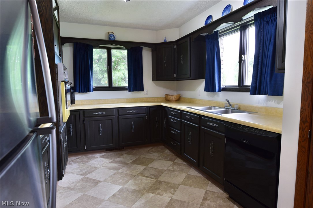 8000 Herbert Road Canfield, OH 44406 - Photo 16 of 35 Gallery Image 16