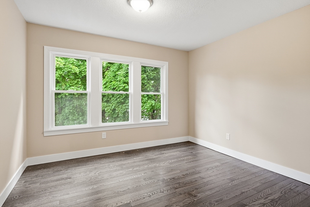 53 Devens Street Springfield, MA 01151 - Photo 23 of 40
