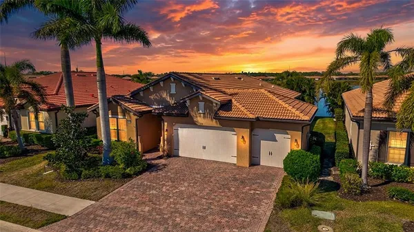 $825,000 | 159 Toscavilla Boulevard, Nokomis, FL 34275