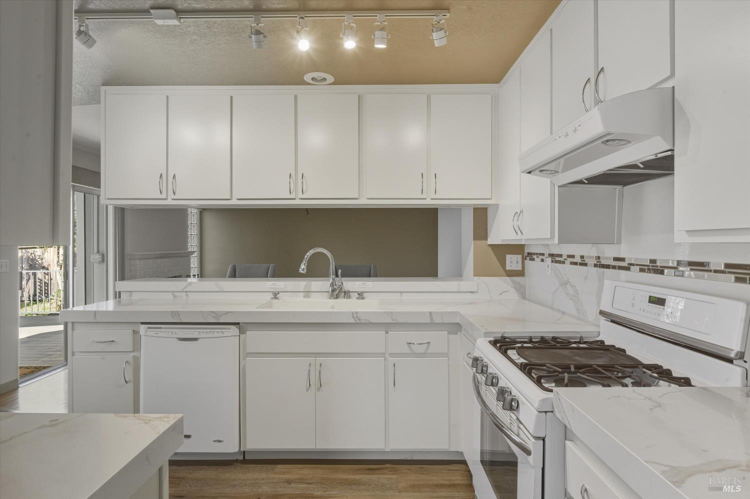 8873 Lebec Lane Cotati, CA 94931 - Photo 14 of 49