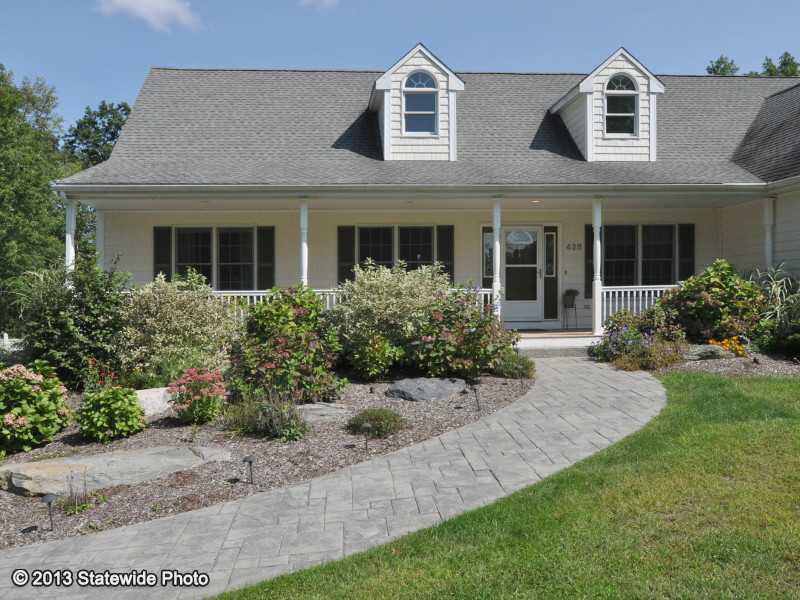 428 Lake Road Tiverton, RI 02878 - Photo 17 of 25 Entry.