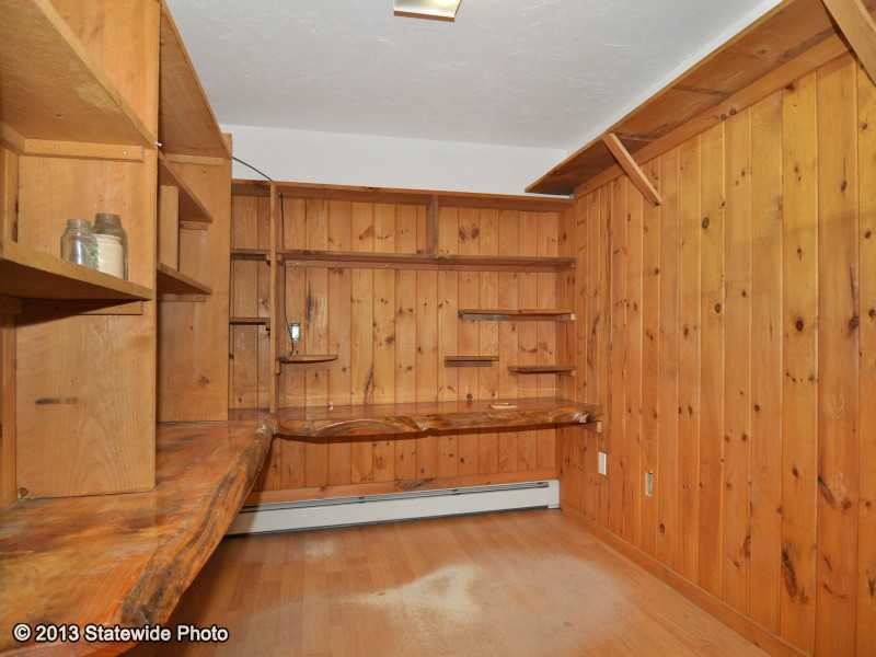 428 Lake Road Tiverton, RI 02878 - Photo 22 of 25 Studio/Study/Office.