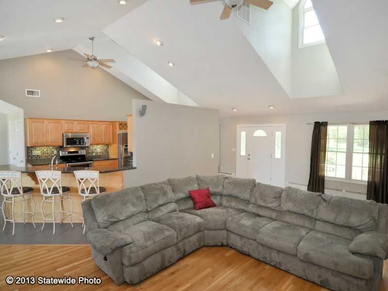 428 Lake Road Tiverton, RI 02878 - Photo 3 of 25 Living Room.