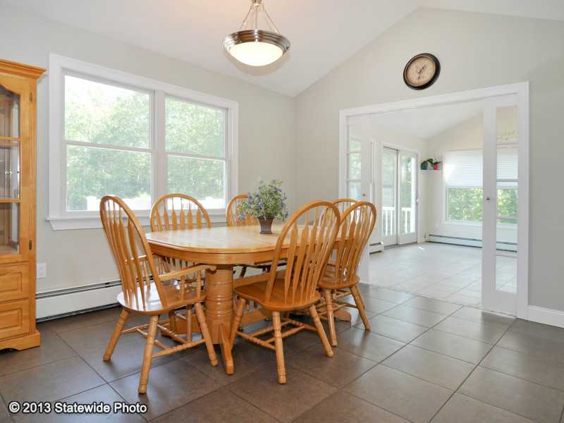 428 Lake Road Tiverton, RI 02878 - Photo 8 of 25 Dining Area.