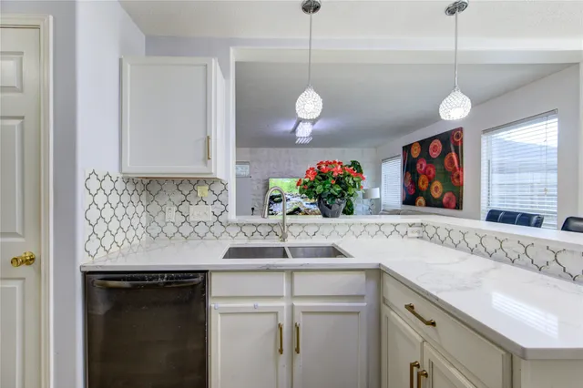 $2,100 | 19334 Strathmore Pl Lane, Katy, TX 77449