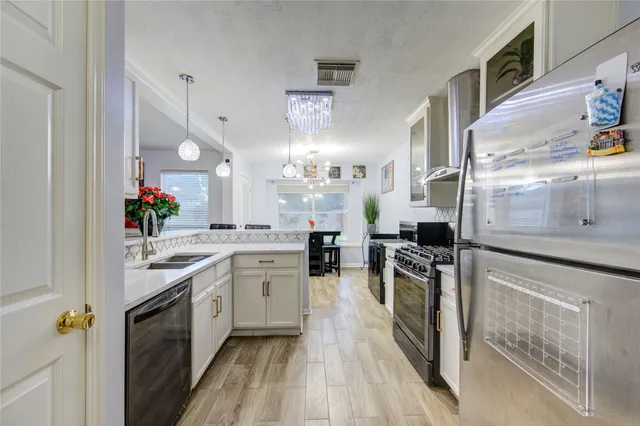 $2,100 | 19334 Strathmore Pl Lane, Katy, TX 77449