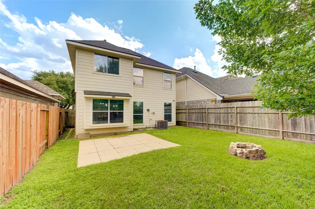 $2,100 | 19334 Strathmore Pl Lane, Katy, TX 77449