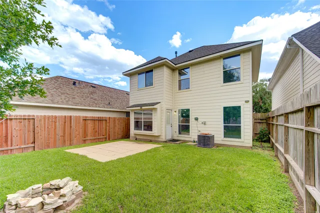 $2,100 | 19334 Strathmore Pl Lane, Katy, TX 77449