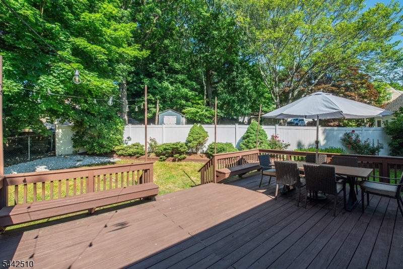 27 Mountain Road Rockaway, NJ 07866 - Photo 3 of 32