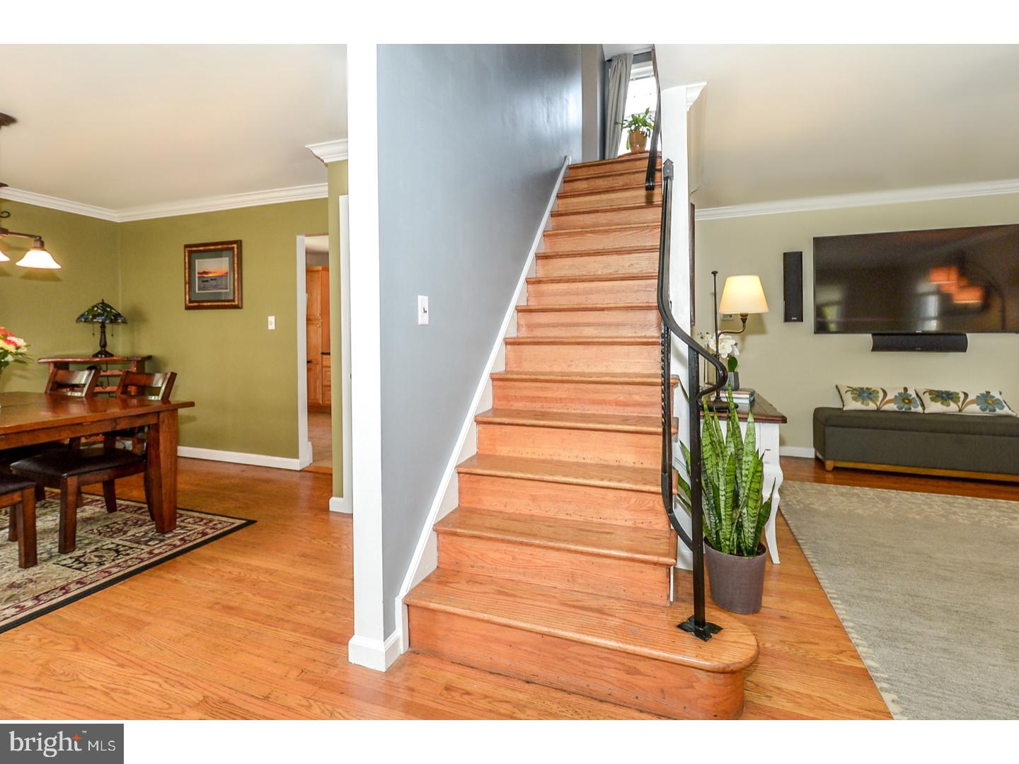 1410 Church Road Oreland, PA 19075 - Photo 3 of 25 Foyer