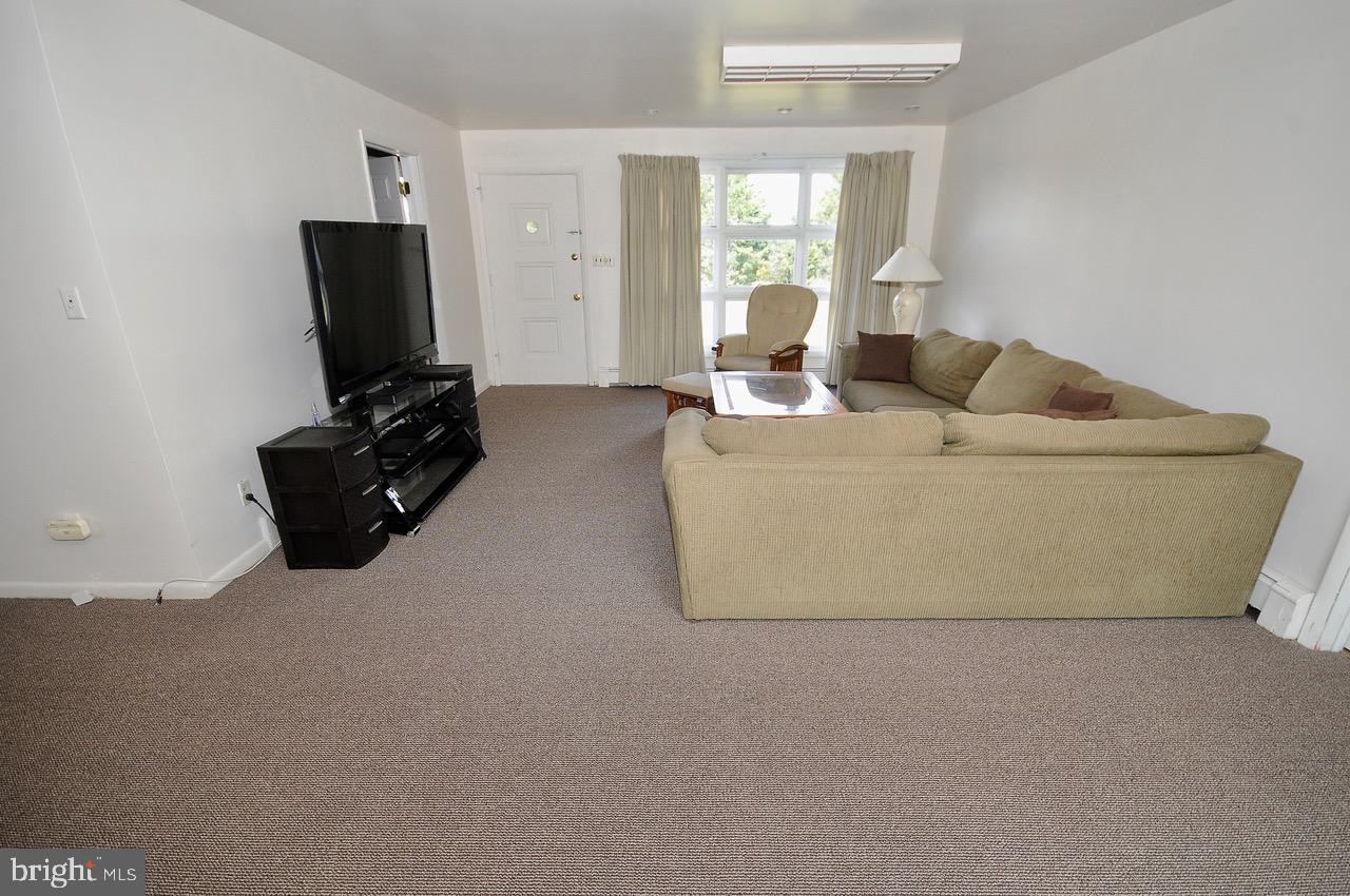 239 Almond Road Elmer, NJ 08318 - Photo 6 of 32