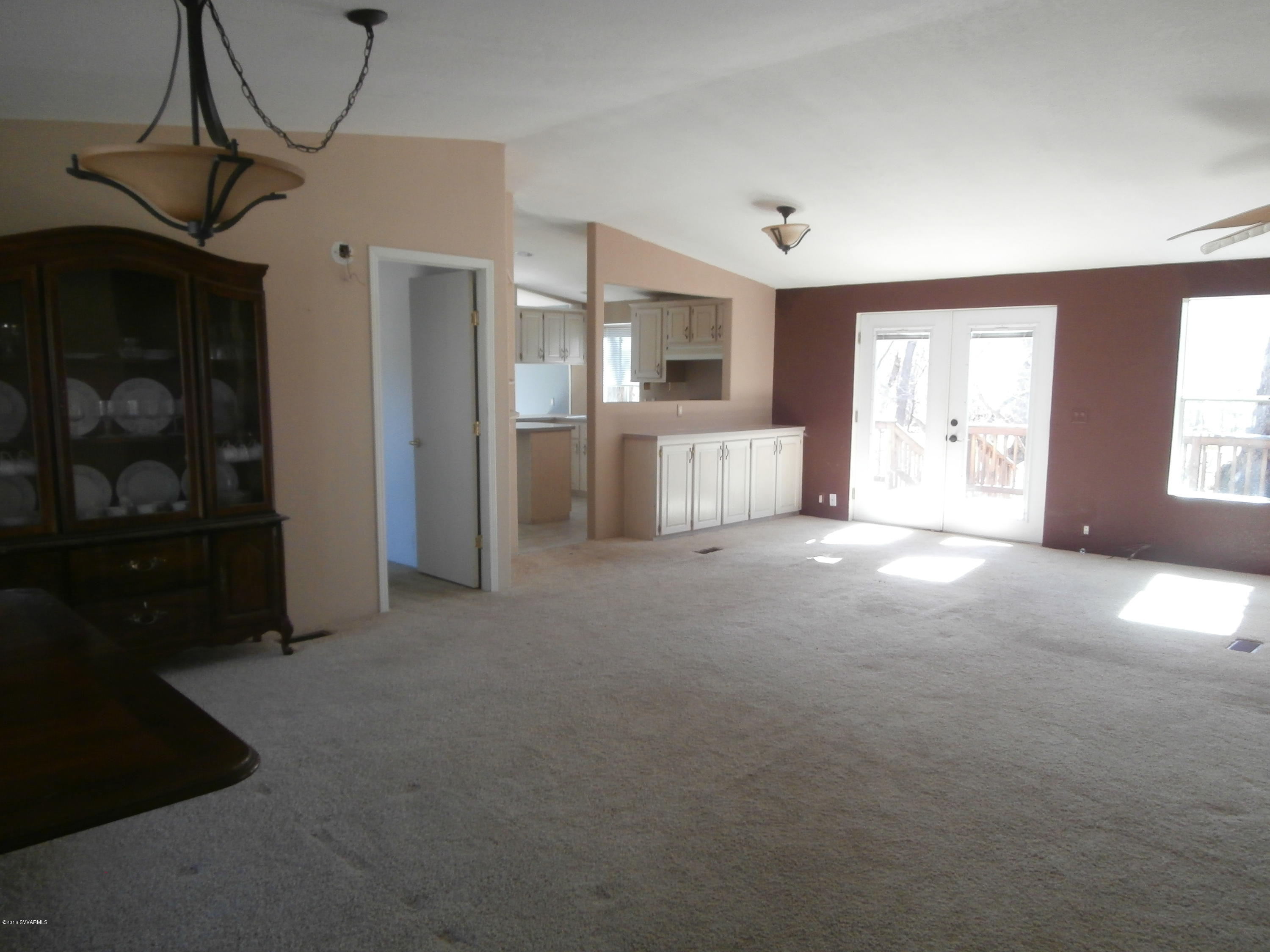 4305 East Aztec Road Rimrock, AZ 86335 - Photo 13 of 25 a living room with furniture and a window
