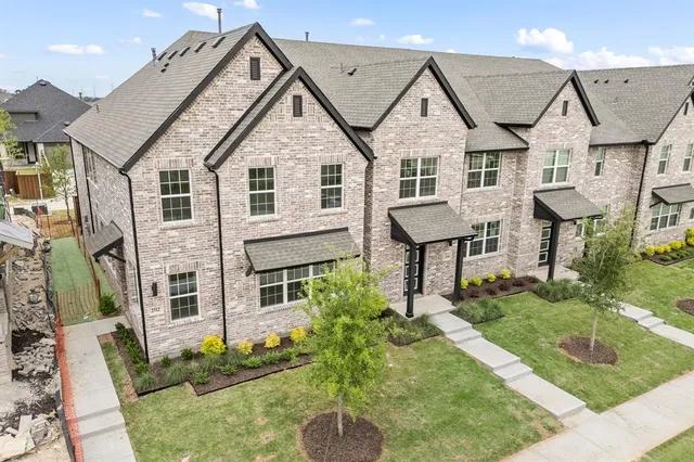 $400,990 | 2512 Red Tailed Hawk Lane, McKinney, TX 75071