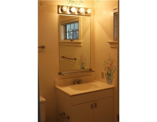 7 Linekin Road, Unit 7E Boothbay Harbor, ME 04538 - Photo 24 of 25 Bathroom.