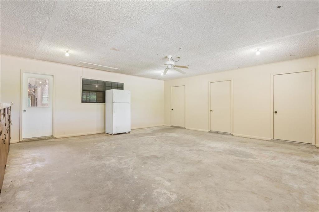 1487 Middleton Road Mart, TX 76664 - Photo 11 of 40 a view of an empty room