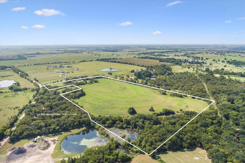 1487 Middleton Road Mart, TX 76664 - Photo 39 of 40 a view of a swimming pool and an ocean