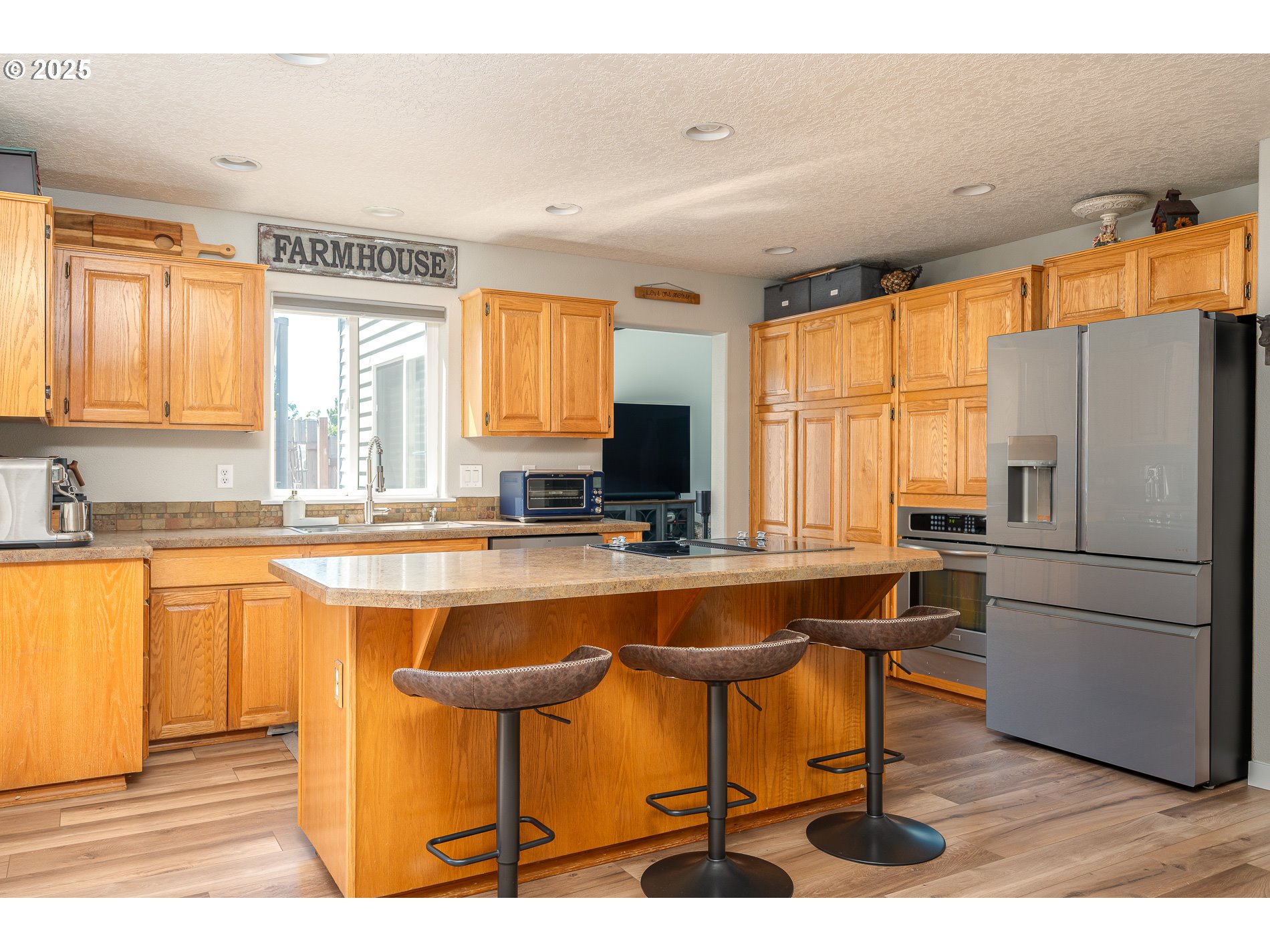 724 Southwest 28th Street Troutdale, OR 97060 - Photo 11 of 47