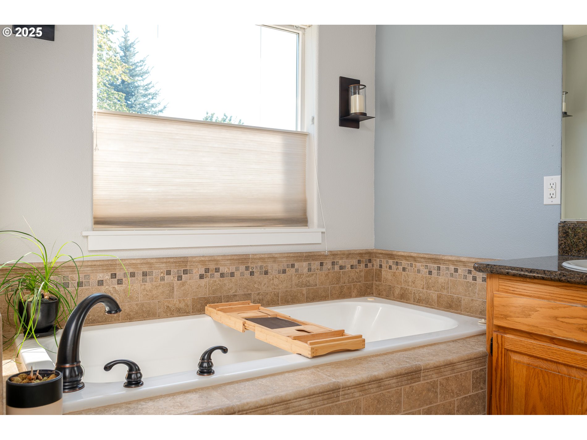 724 Southwest 28th Street Troutdale, OR 97060 - Photo 24 of 47