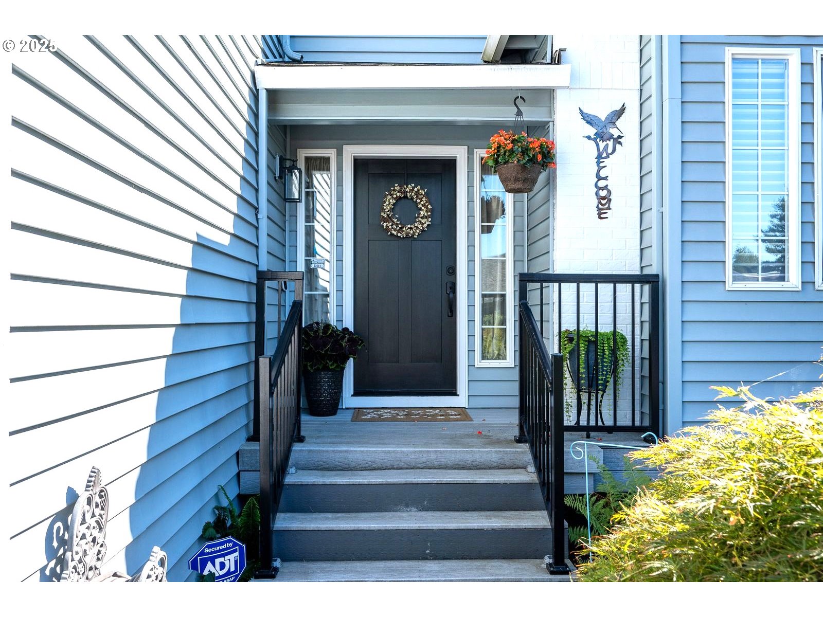 724 Southwest 28th Street Troutdale, OR 97060 - Photo 4 of 47