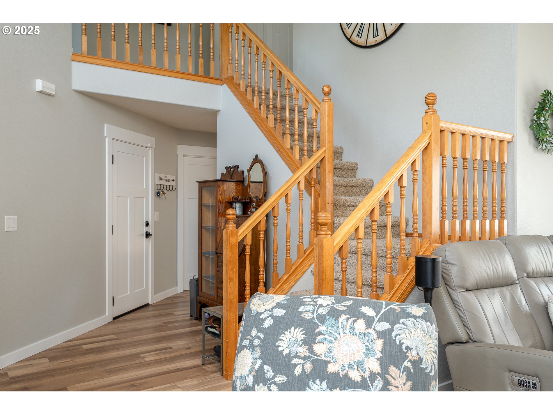 724 Southwest 28th Street Troutdale, OR 97060 - Photo 5 of 47