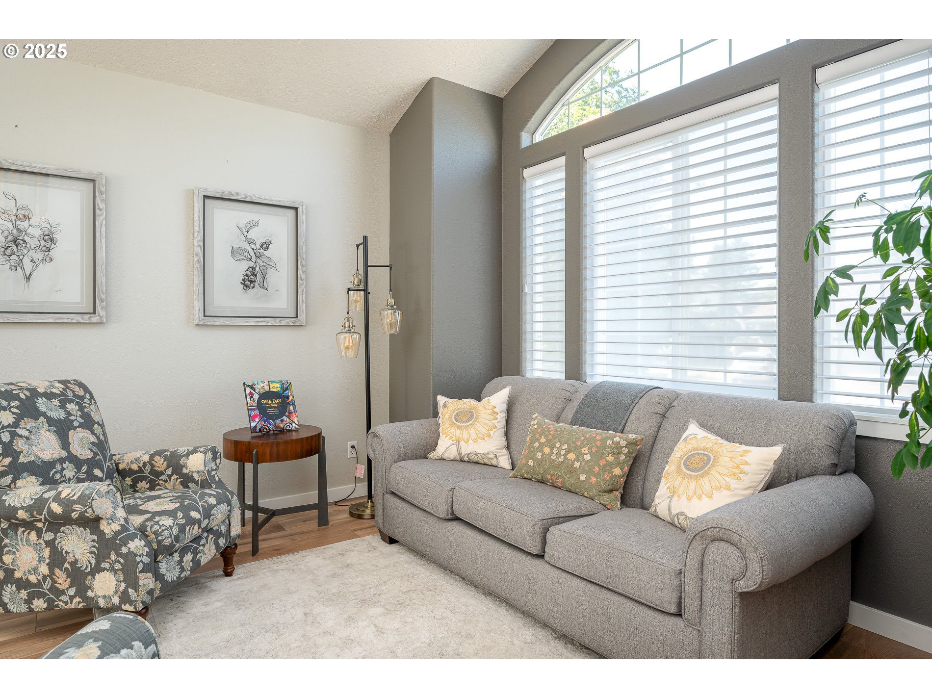 724 Southwest 28th Street Troutdale, OR 97060 - Photo 8 of 47