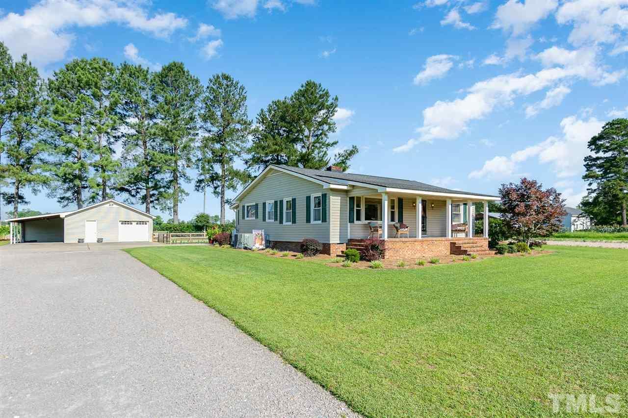 88 Glover Road Dunn, NC 28334 - Photo 3 of 30