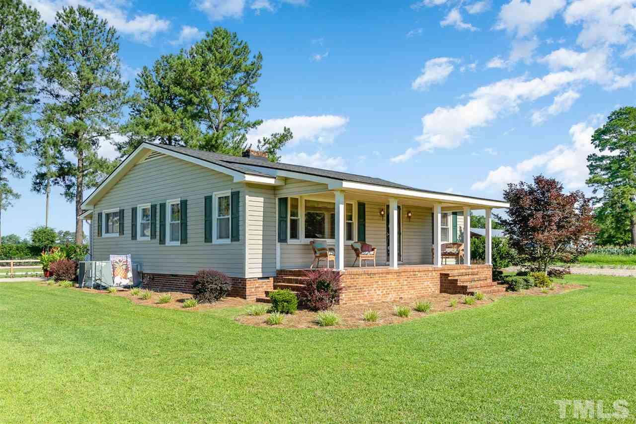 88 Glover Road Dunn, NC 28334 - Photo 4 of 30