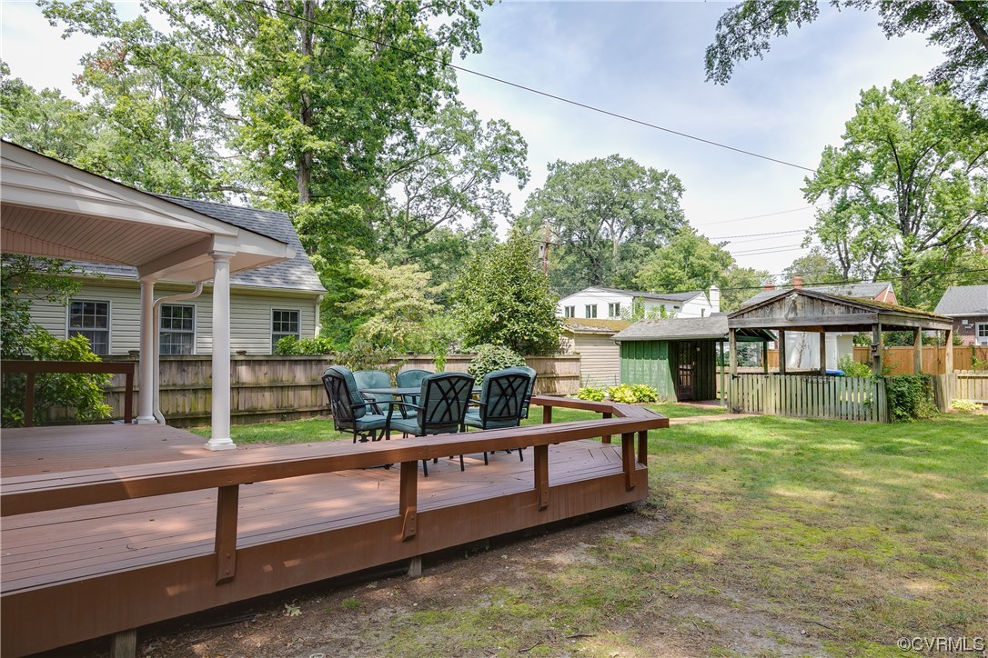5115 Sylvan Road Richmond, VA 23225 - Photo 4 of 37 a front view of a house with garden