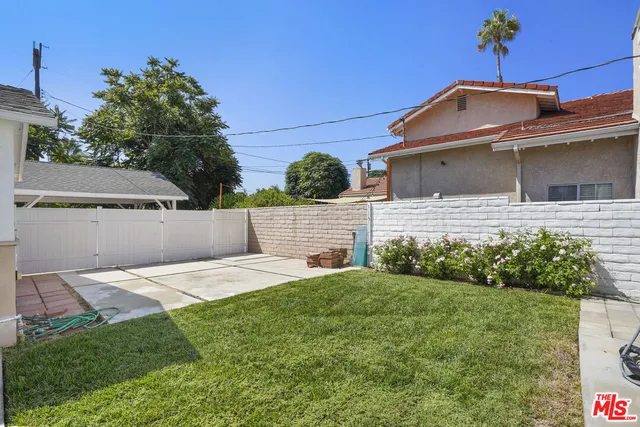 $1,595 | 22012 Covello Street, Canoga Park, CA 91303