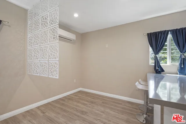 $1,595 | 22012 Covello Street, Canoga Park, CA 91303