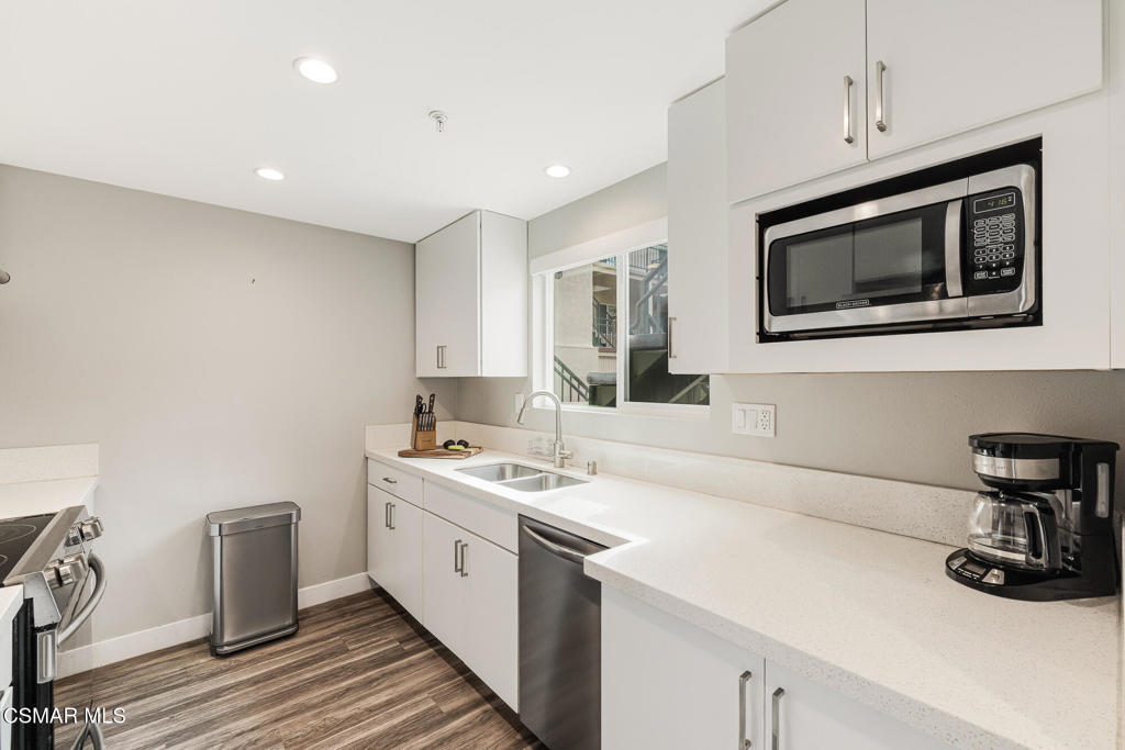 6441 Kanan Dume Road Malibu, CA 90265 - Photo 4 of 33