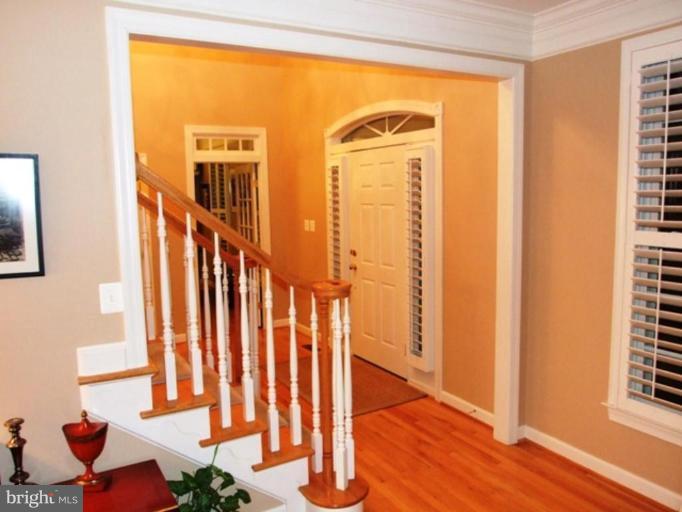 18517 Crestmount Road Boyds, MD 20841 - Photo 3 of 27 Entrance / Foyer