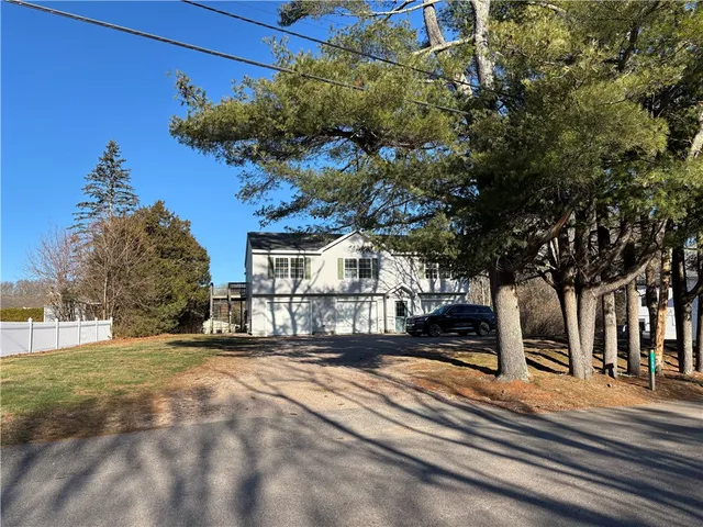 $2,600 | 160 Canal Street, Westerly, RI 02891