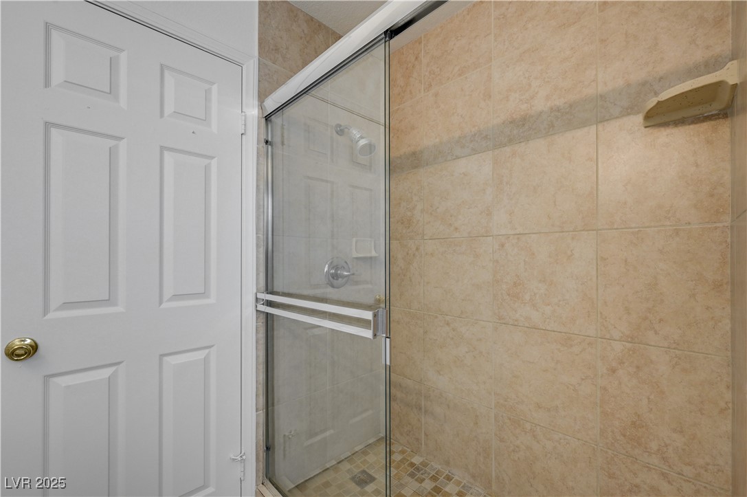 6505 Deadwood Road Las Vegas, NV 89108 - Photo 35 of 44 Master bathroom